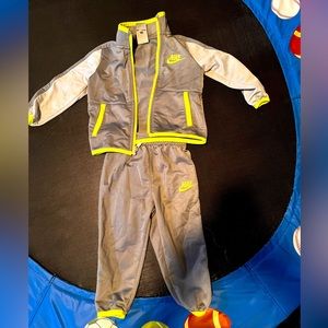 Nike jogging suit 18 months